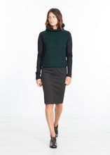 Boucle Turtle Neck in Green/Black
