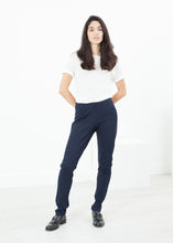 Easy Slim Pant in Navy
