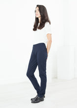 Easy Slim Pant in Navy
