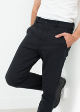 Raps Pant in Black
