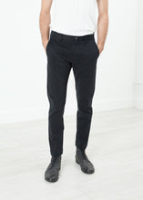 Men's Chino in Black
