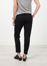 Stretch Fitted Pant in Black
