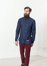 Button Up Shirt in Navy
