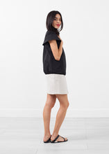 Sleeveless Cape Jacket
