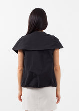 Sleeveless Cape Jacket
