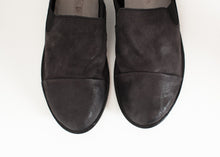 Low Chelsea Boot in Black
