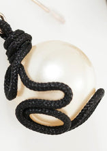 Float Bead Earring in Pearl
