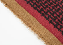 Houndstooth Square in Rouge
